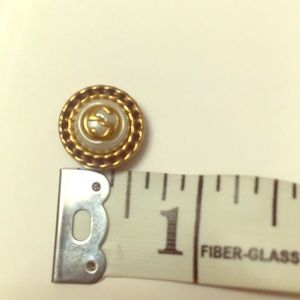 Gucci pearl buttons